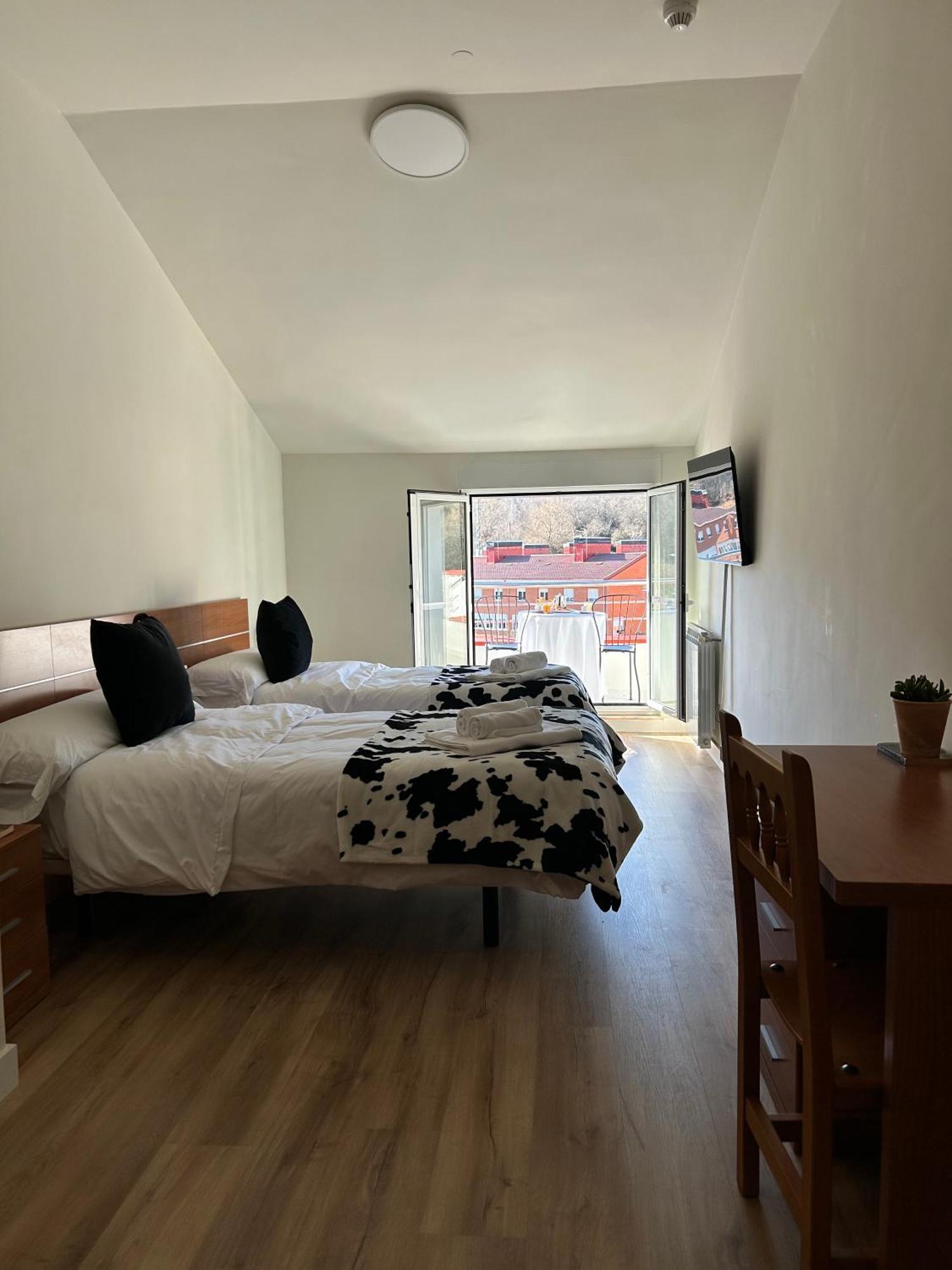 Bicis & Vacas Hotel La Pola de Gordon Eksteriør billede